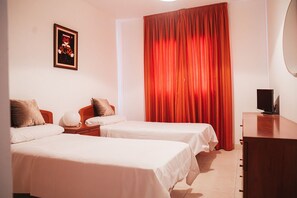 3 bedrooms, iron/ironing board, internet, bed sheets - Spacious and bright in Radazul with panoramic ocean views (Radazul)