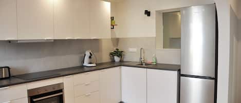 Fridge, microwave, oven, stovetop