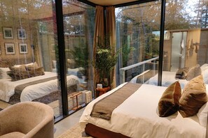 1 bedroom, travel cot, free WiFi, bed sheets