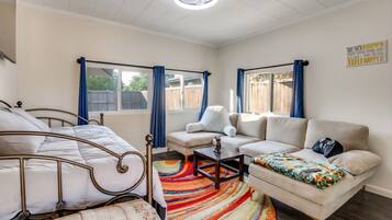 熨斗/熨衫板、免費 Wi-Fi、床單