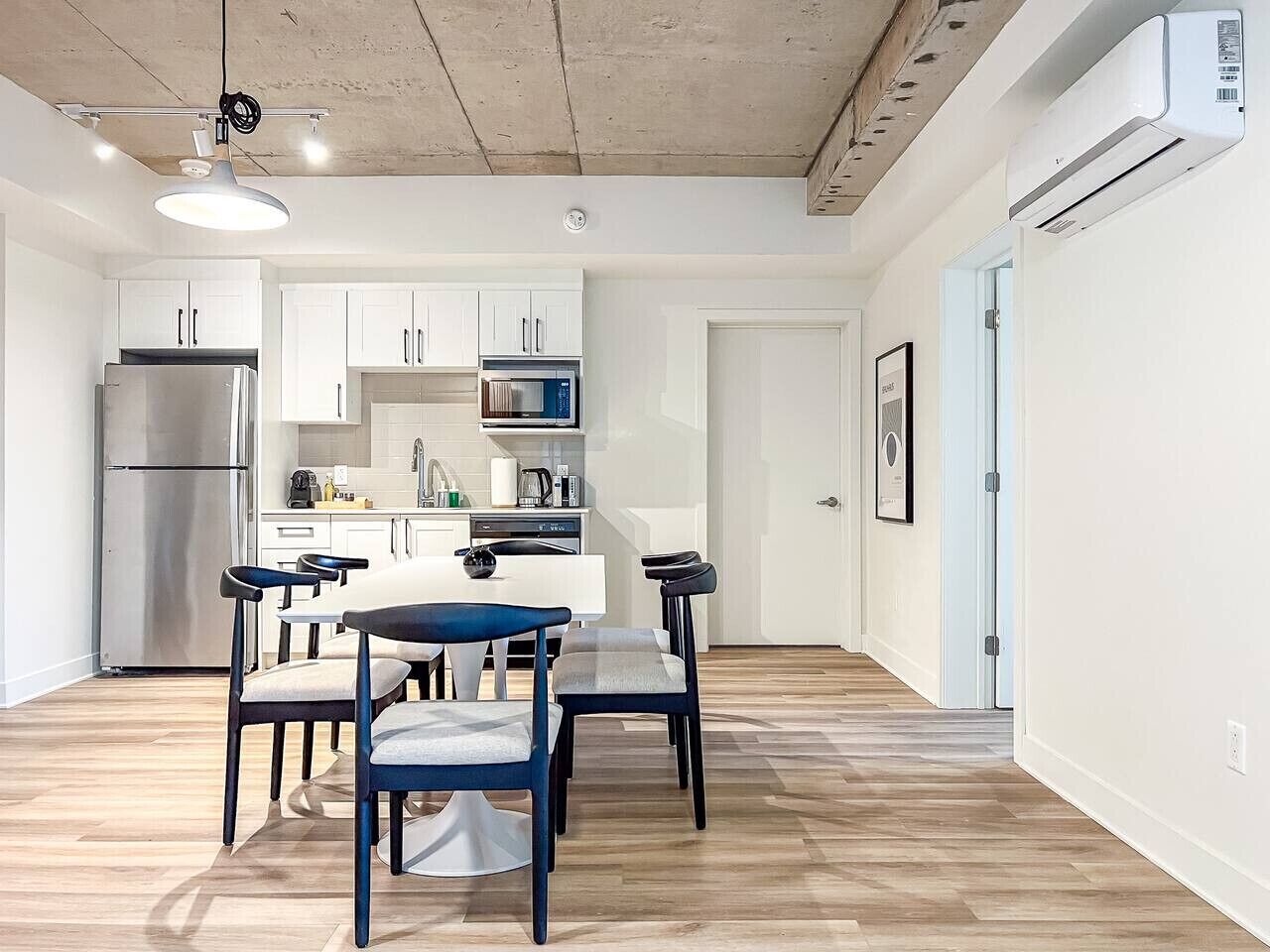 冰箱、微波炉、烤箱、炉灶