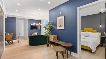 Desk, iron/ironing board, WiFi, bed sheets