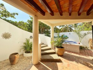 مغطس سبا خارجي