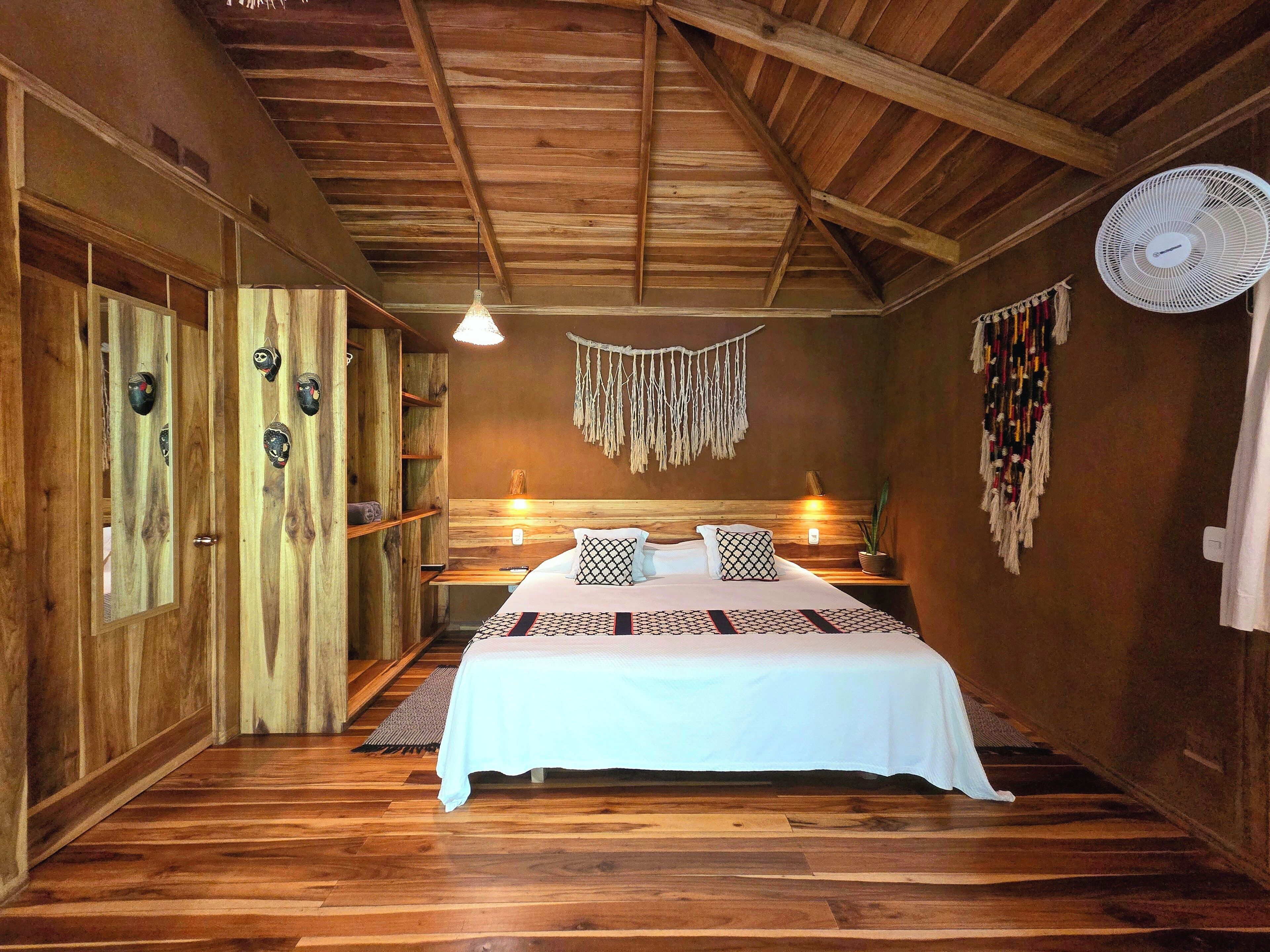 1 bedroom, desk, free WiFi, bed sheets