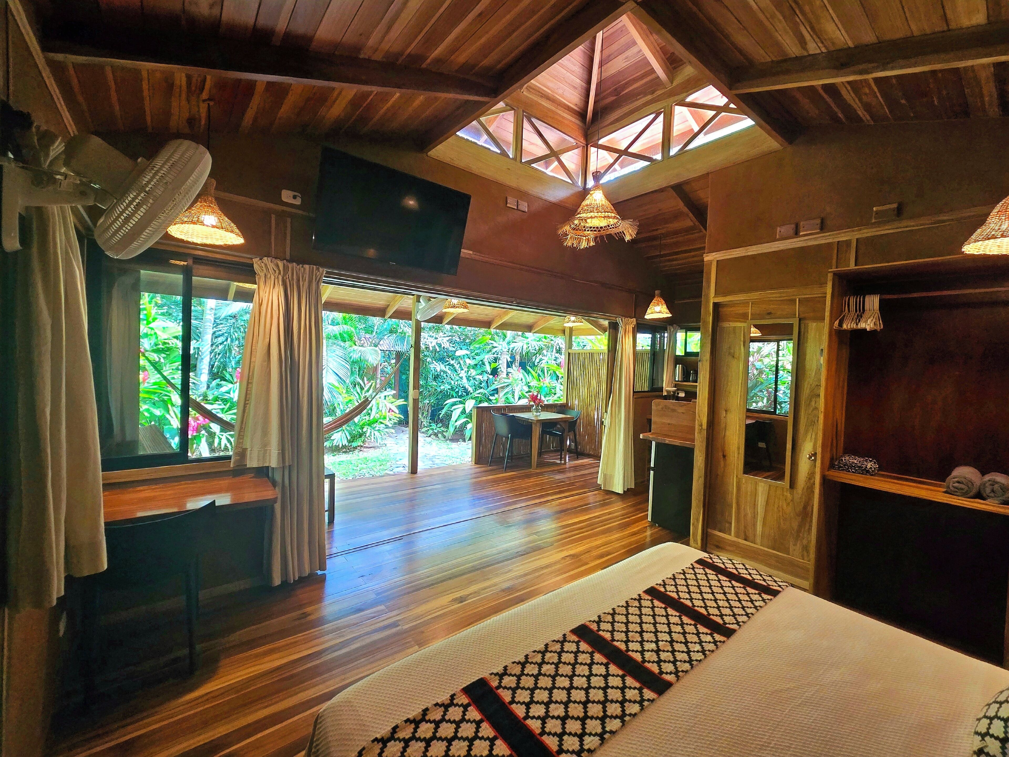 1 habitación, escritorio, wifi gratis y ropa de cama 