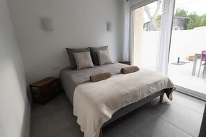 2 bedrooms, iron/ironing board, travel cot, WiFi - Bardelours 2 – Charming apartment with terrace in the heart of the villag (Saint-Bauzille-de-Montmel)