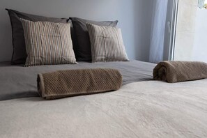 2 chambres, fer et planche à repasser, lit parapluie, Wi-Fi