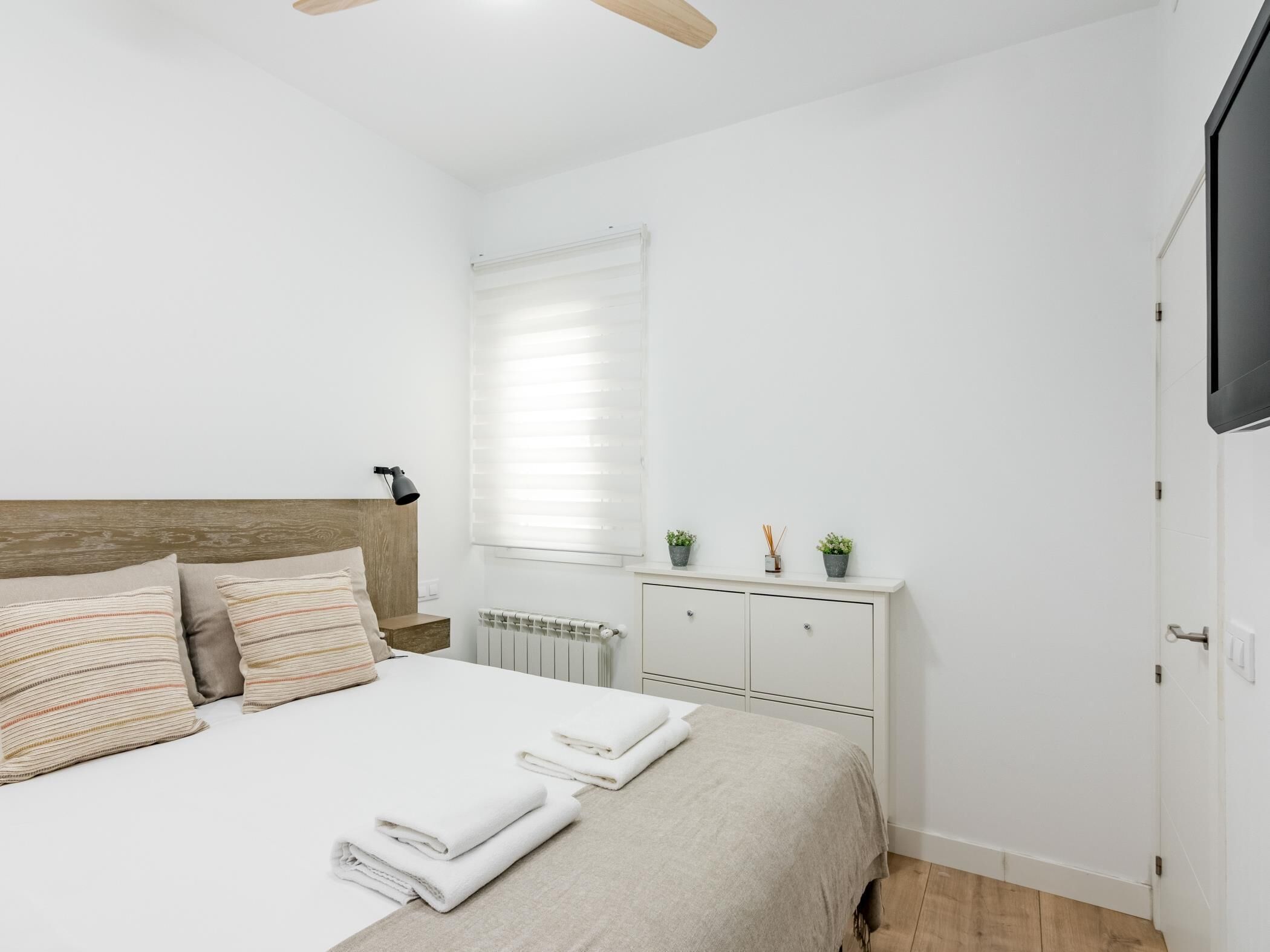 Fer et planche à repasser, accès Internet, draps fournis