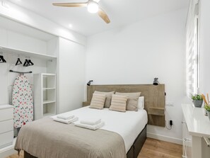 Iron/ironing board, Internet, bed sheets - Ponzano Apartment - 2 bedrooms, renovated (Chamberí)