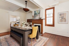 Dining - Bill Murray House 1897 – DT + Game Room + Parking (Wilmington)