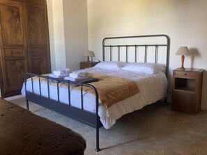 5 bedrooms, free WiFi