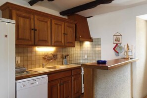 Fridge, microwave, dishwasher, coffee/tea maker - Le Grès - FRAUSSEILLES (FRAUSSEILLES)