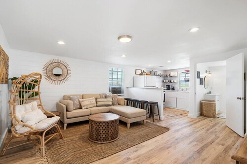 Charming Beach Bungalow with Deck, Close to Beach