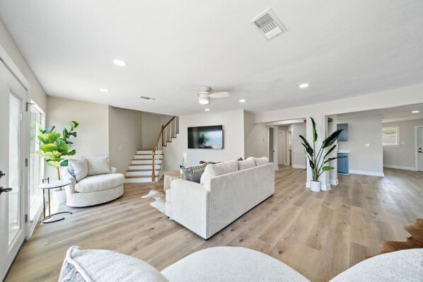 TV, bordtennis og bøker