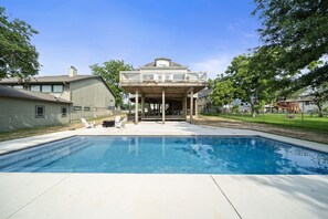 Pool - Lakefront Getaway with Pier and Pool (Lake Livingston)