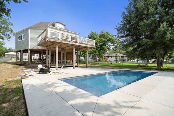 Pool - Lakefront Getaway with Pier and Pool (Lake Livingston)
