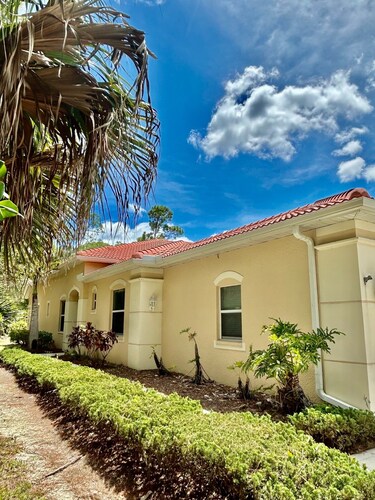  NEW YORKERS!  Come see Naples a few months before choosing your next location