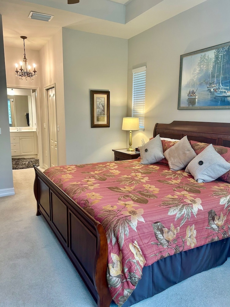 new-yorkers-come-see-naples-a-few-months-before-choosing-your-next