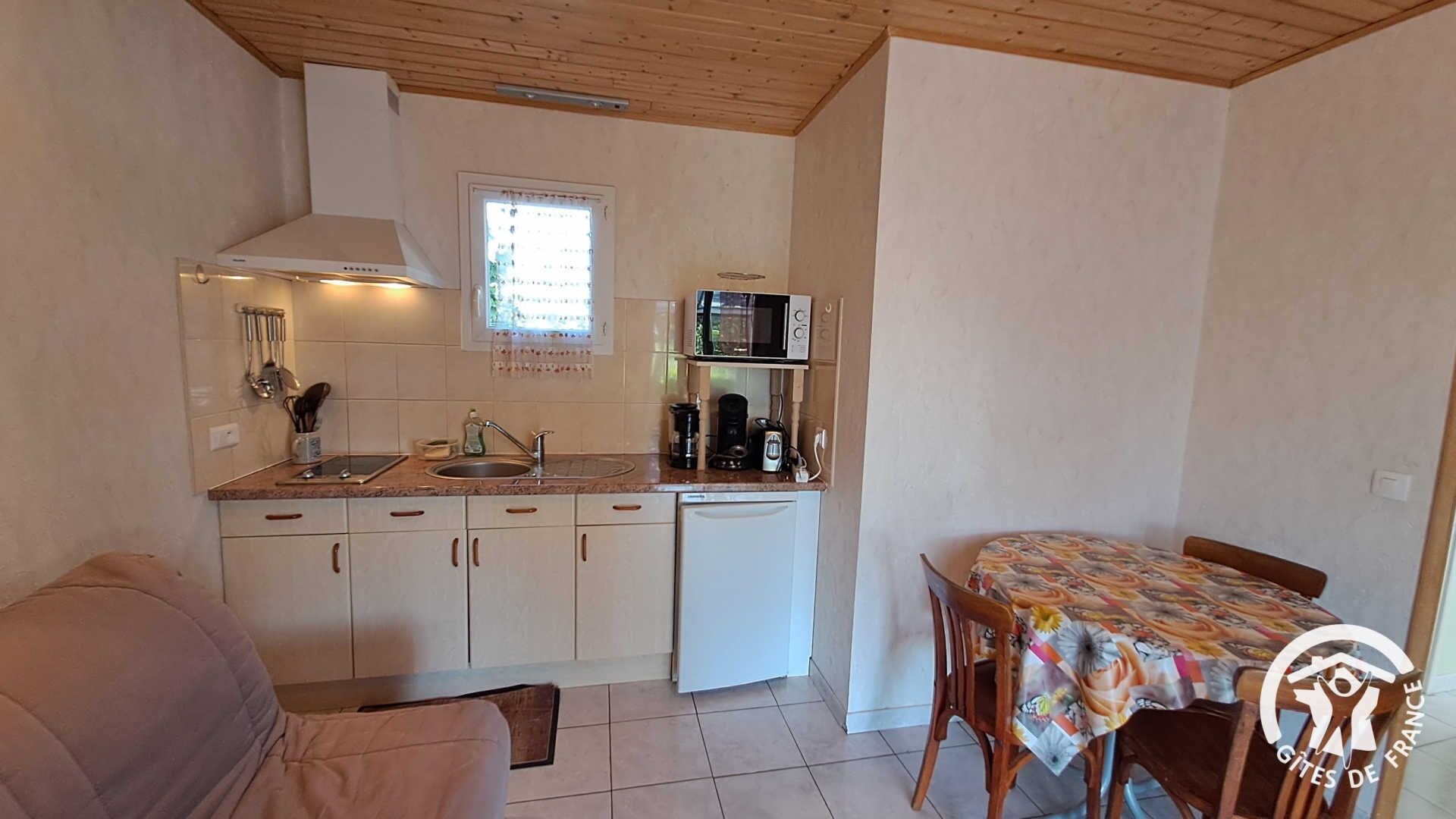 Frigorifero, microonde, macchina per tè/caffè, tostapane