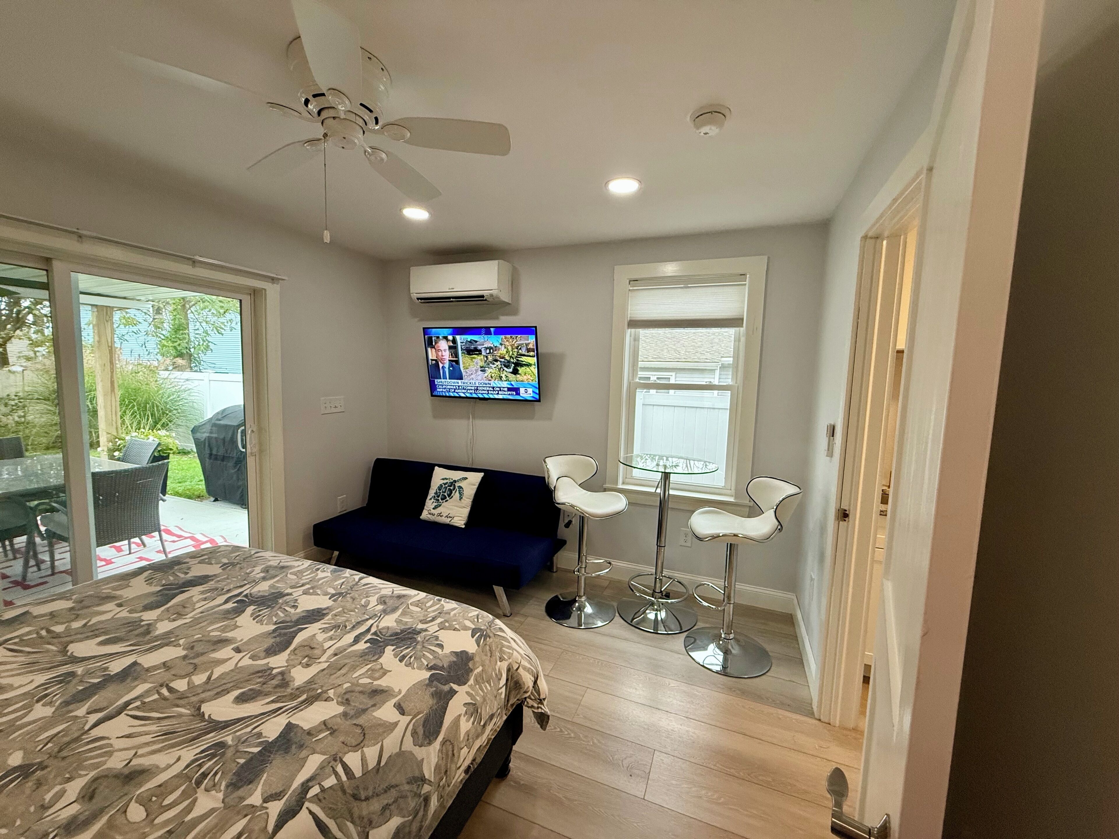 1 bedroom, iron/ironing board, internet, bed sheets