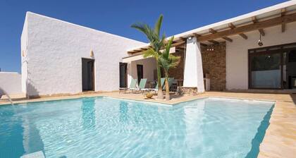 Galdana Chiclana de la Frontera by Ruralidays