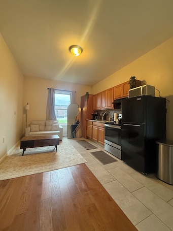Living area. Pet friendly 1Bd In Arena District With Event Parking