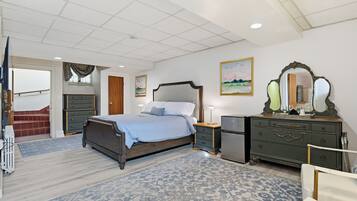 2 bedrooms, desk, iron/ironing board, free WiFi