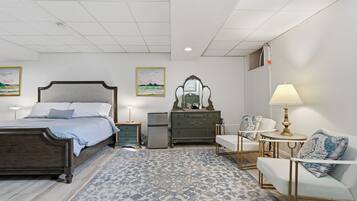 2 bedrooms, desk, iron/ironing board, free WiFi