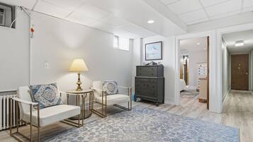 2 bedrooms, desk, iron/ironing board, free WiFi