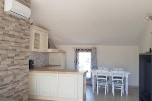 Fridge, microwave, stovetop, coffee/tea maker - Apartment Alissya (Arbatax)