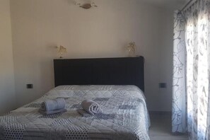2 bedrooms, iron/ironing board, free WiFi, bed sheets - Apartment Alissya (Arbatax)