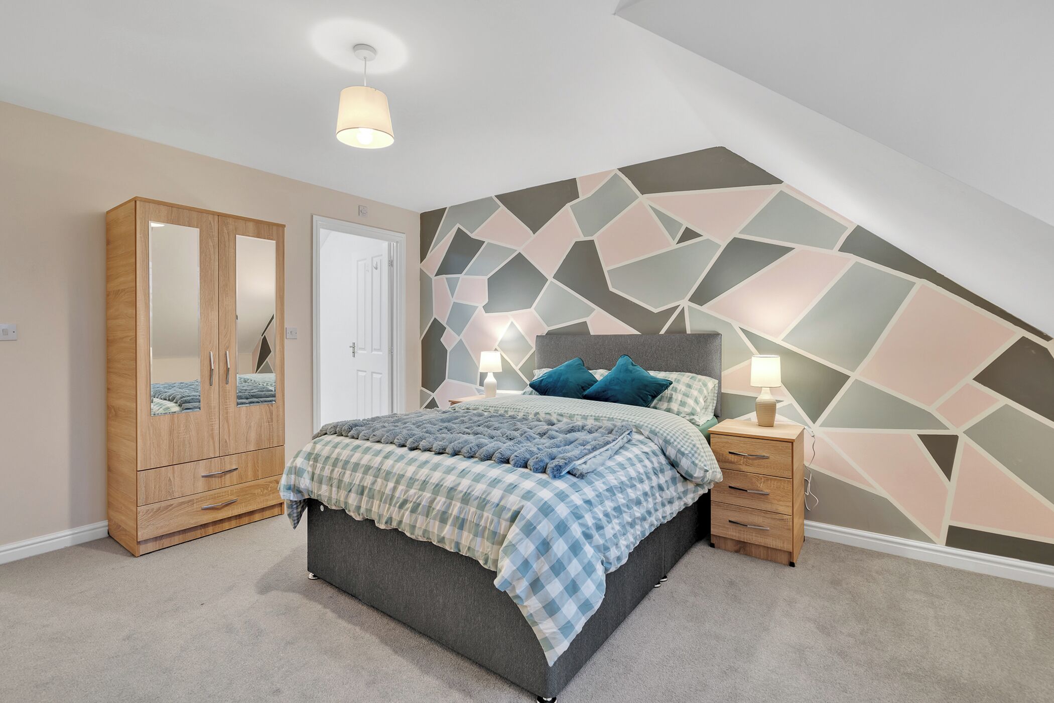 3 bedrooms, iron/ironing board, internet