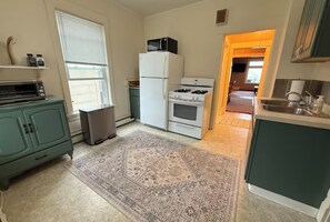 Private kitchen - Panoramic Lake Views, Private Balcony, 5-min to Canal Park, Downtown & Hospitals (Duluth)