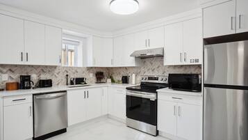 Micro-ondes, lave-vaisselle