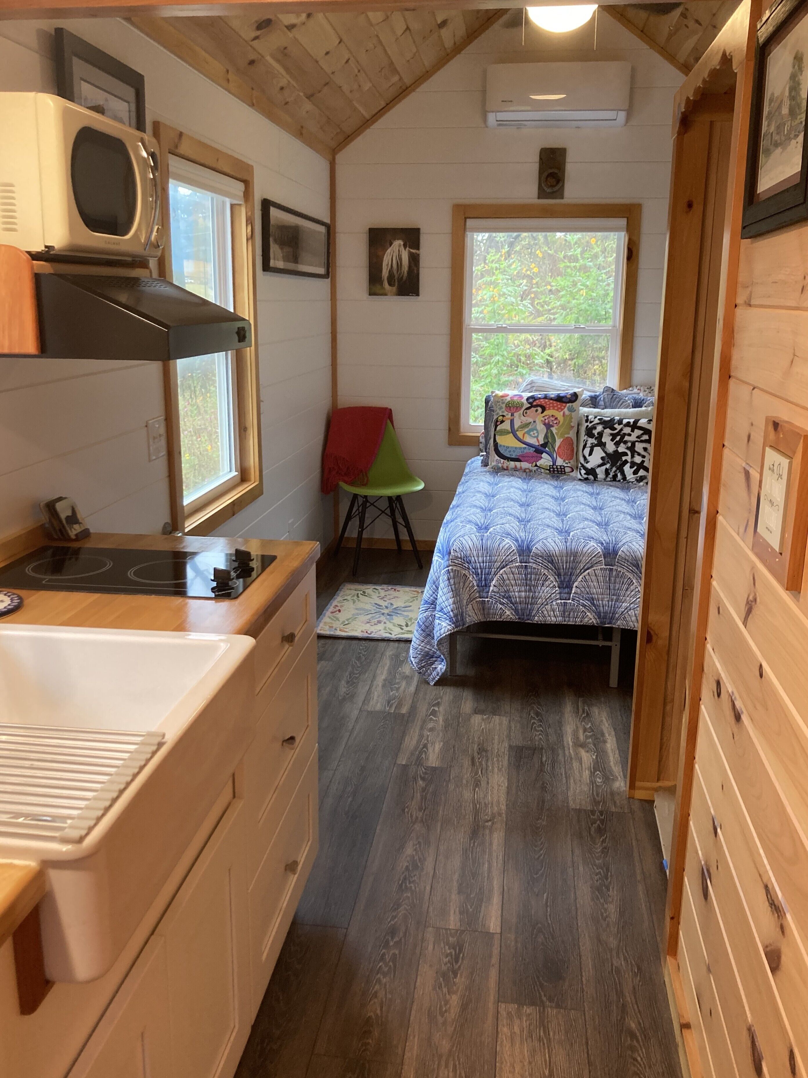 1 habitación, tabla de planchar con plancha, wifi gratis y ropa de cama 