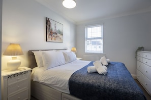 3 bedrooms, iron/ironing board, travel cot, free WiFi