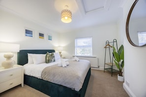 3 bedrooms, iron/ironing board, travel cot, free WiFi