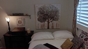 2 soverom, strykejern/-brett, internettilgang og sengetøy