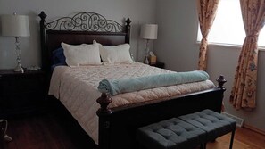 2 soverom, strykejern/-brett, internettilgang og sengetøy