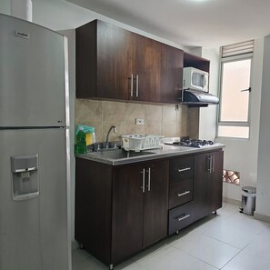 Loft, City View | Private kitchen - La Estación Lofts By LGH (Medellín)