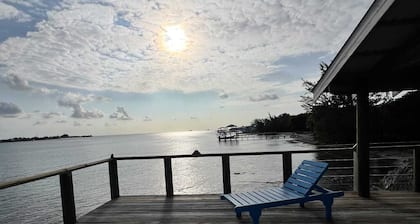 Luxury Beach House on secluded Treasure Beach Isla de Utila