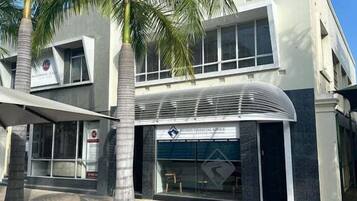 المنشأة من الخارج