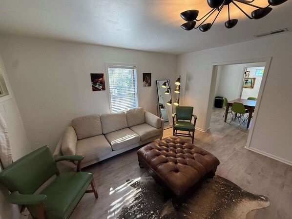 TV, offices - Easy airbnb in the heart of Austin (Austin)