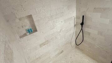 Ducha y secador de pelo