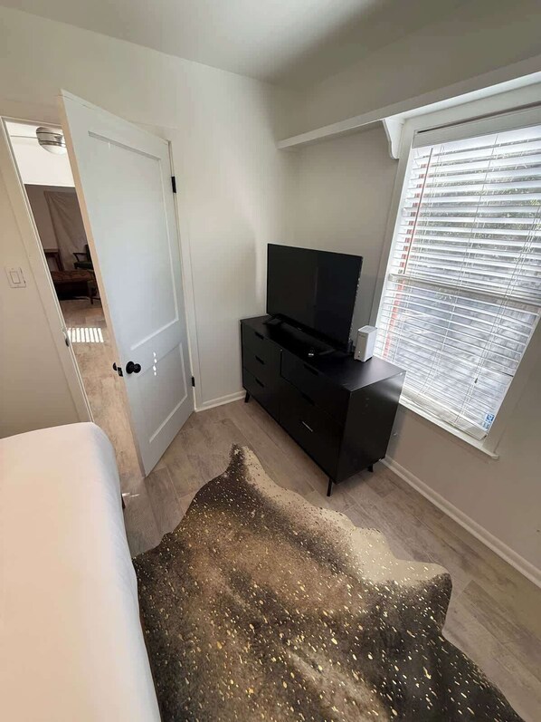 1 bedroom, iron/ironing board, WiFi