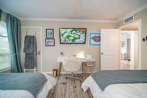 مكواة/لوح كي وواي فاي وملاءات أسرّة