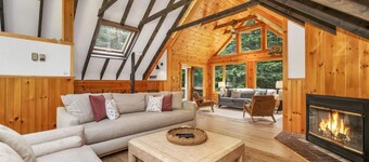 Ski & Lake Retreat With Hot Tub