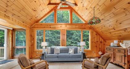 Ski & Lake Retreat With Hot Tub