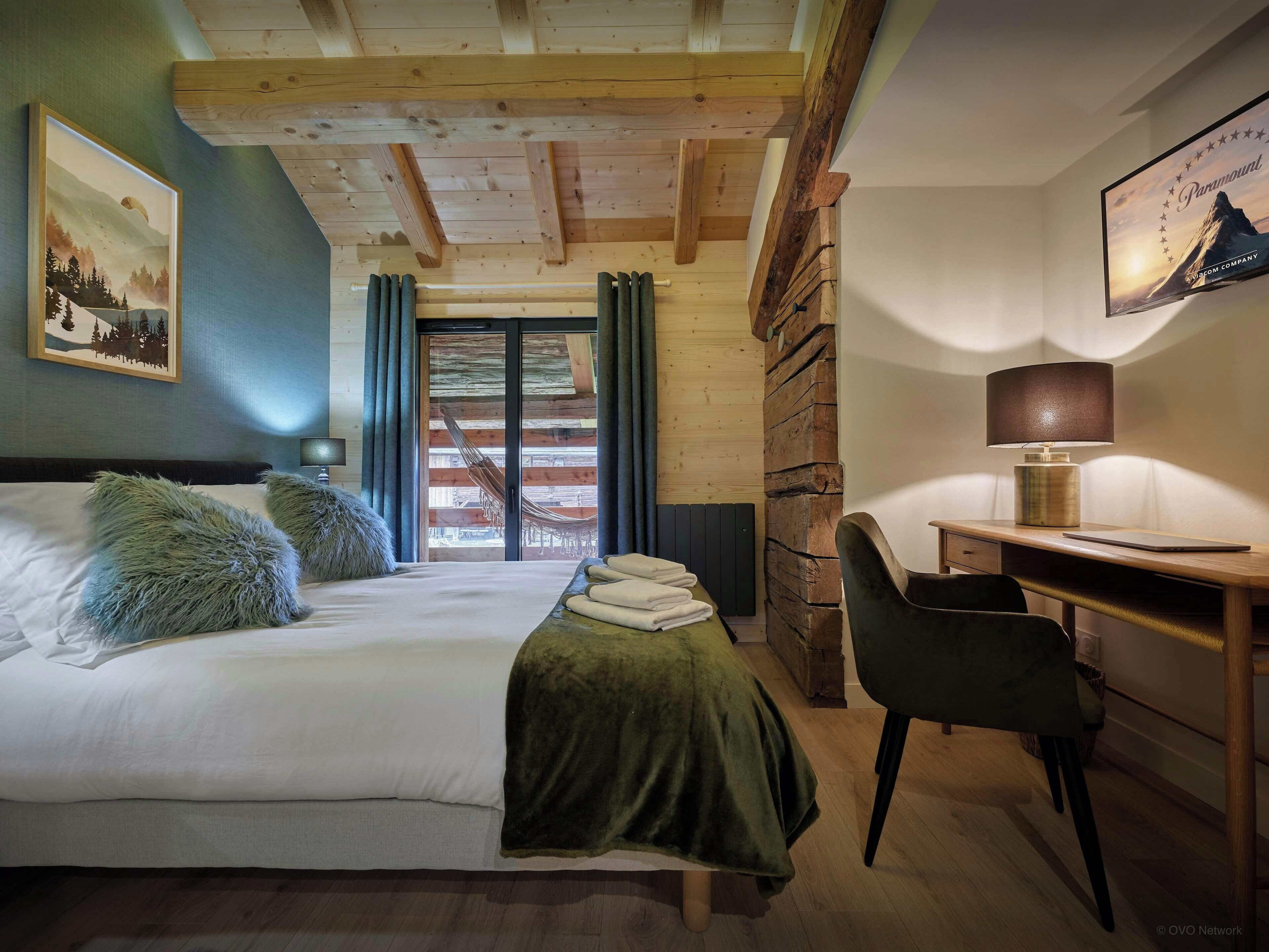 6 habitaciones, tabla de planchar con plancha, wifi y ropa de cama 