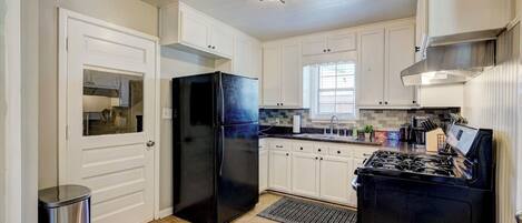 Mikroaaltouuni, uuni, liesi, astianpesukone